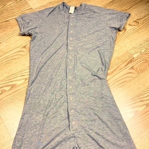 Tauwell Gray Snap Front Romper Size Medium Soft